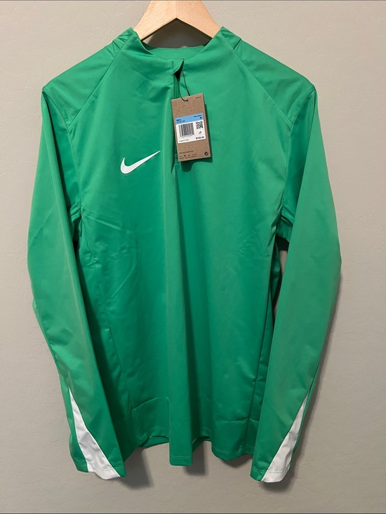 Nike Other - Nike Green Long Sleeve Storm Tech with White Swoosh